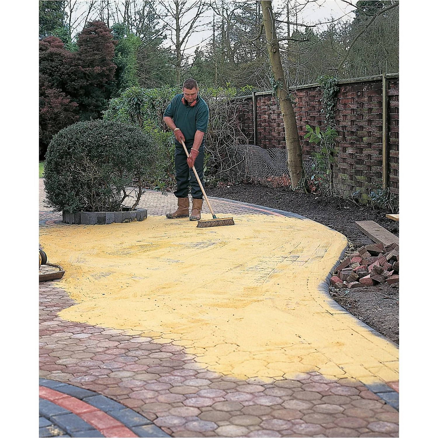 None Tarmac Kiln Dried Paving Sand - Large Bag 2 None Tarmac Kiln Dried Paving Sand - Large Bag - Image 2