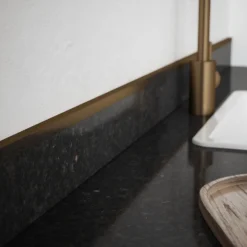 Unequal Antique Brass Aluminium Profile 2.5m -COMMAND Sales Store 14236175 3715025795852612